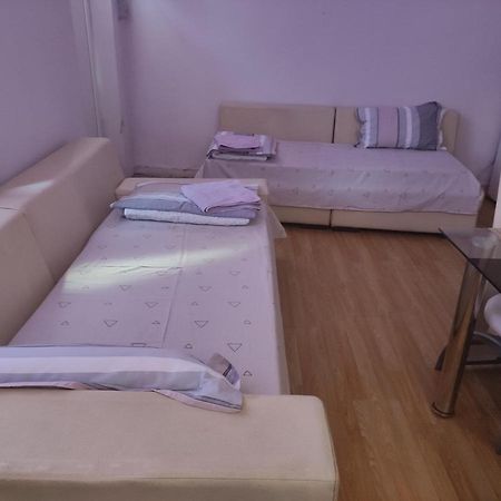 Малък Апартамент В Центъра На Гр.Бургас Burgas City Eksteriør billede